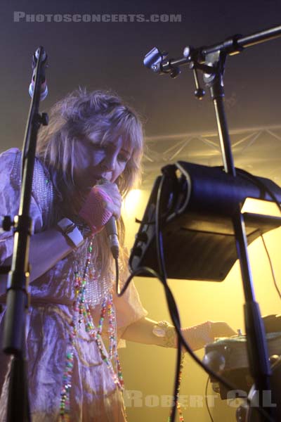 NIKI AND THE DOVE - 2012-11-10 - PARIS - La Boule Noire - 
